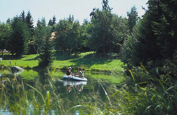 eigener Badesee direkt vorm Ferienhaus
